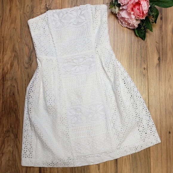 Laundry by Design Dresses & Skirts - NWOT Laundry by Design Eyelet Lace Strapless Dress